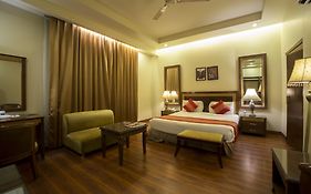 Hotel Picasso Paschim Vihar Delhi - Couple Friendly Local Ids Accepted